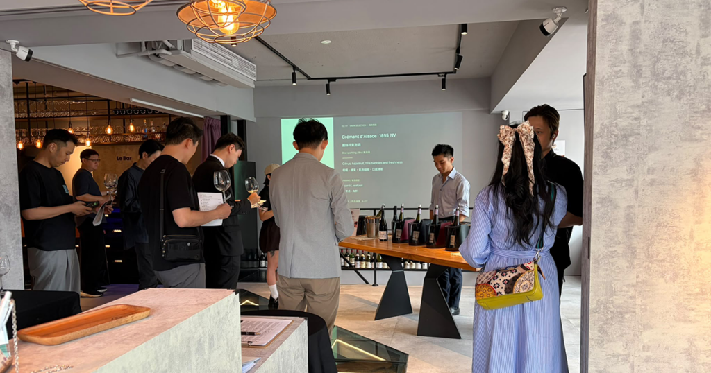 Guests tasting Domaine de la Ville de Colmar wines at VAVIN in Taipei